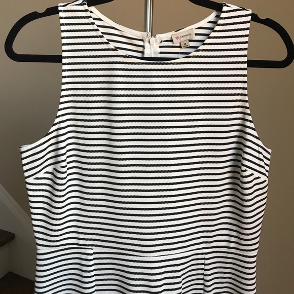 ✨NEW✨ Beautiful Cremieux Dress - Picture 3 of 6